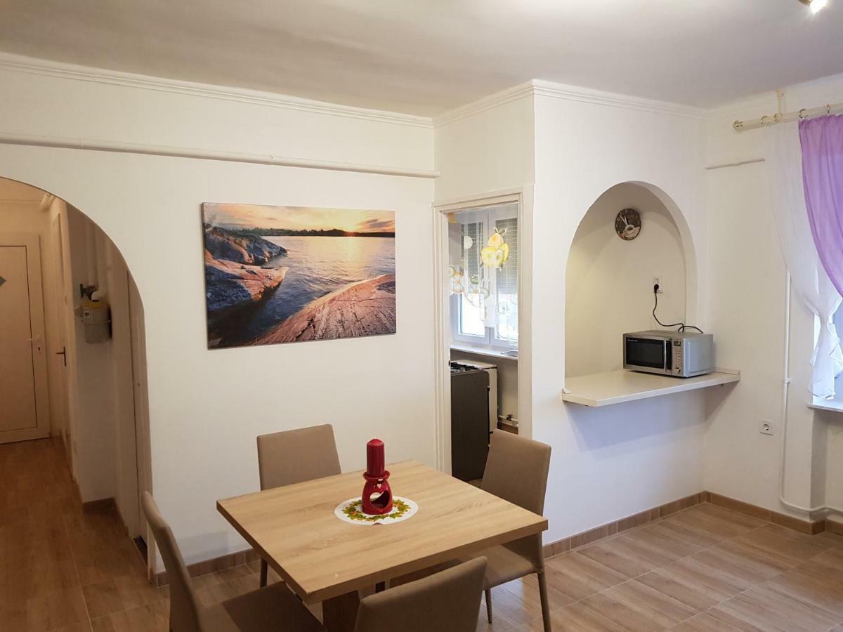 Lia Apartman Kiskunhalas Exterior photo